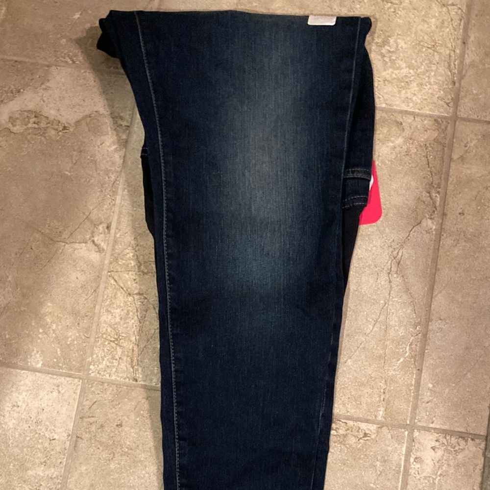 4/6 Isabel Maternity Jeans Bundle - Picture 2 of 14